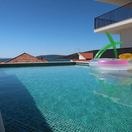 Viva-by The Sea-panorama Penthouse By Interhome Daire *