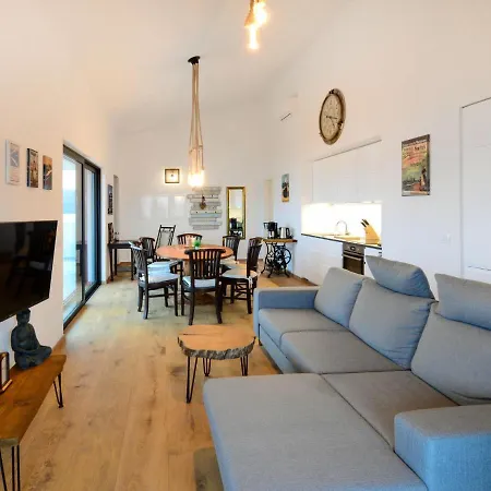Daire Viva-by The Sea-panorama Penthouse By Interhome